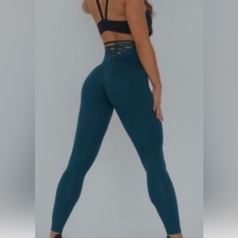 Bombshell Sportswear Sexy Back Leggings